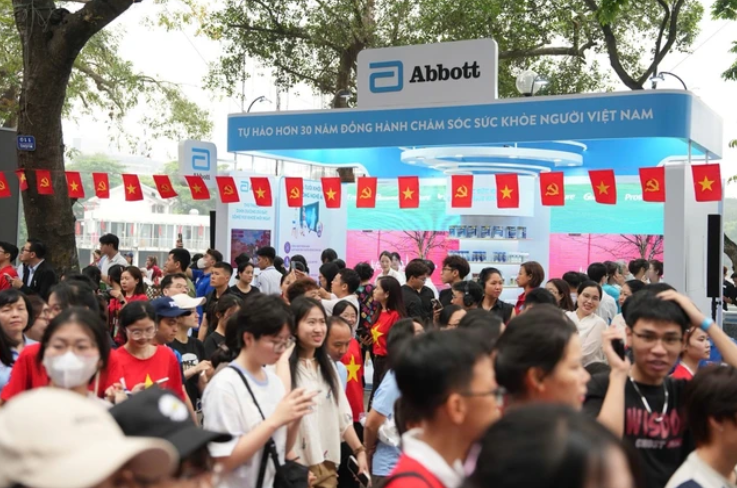 Ngày Sức Khoẻ Toàn Dân 7/4: Abbott đồng hành thúc đẩy chăm sóc sức khoẻ chủ động, hướng tới lão hóa khoẻ mạnh